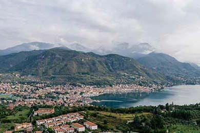 透视现象,透视现象体现在近大远小近高远低近什么远什么